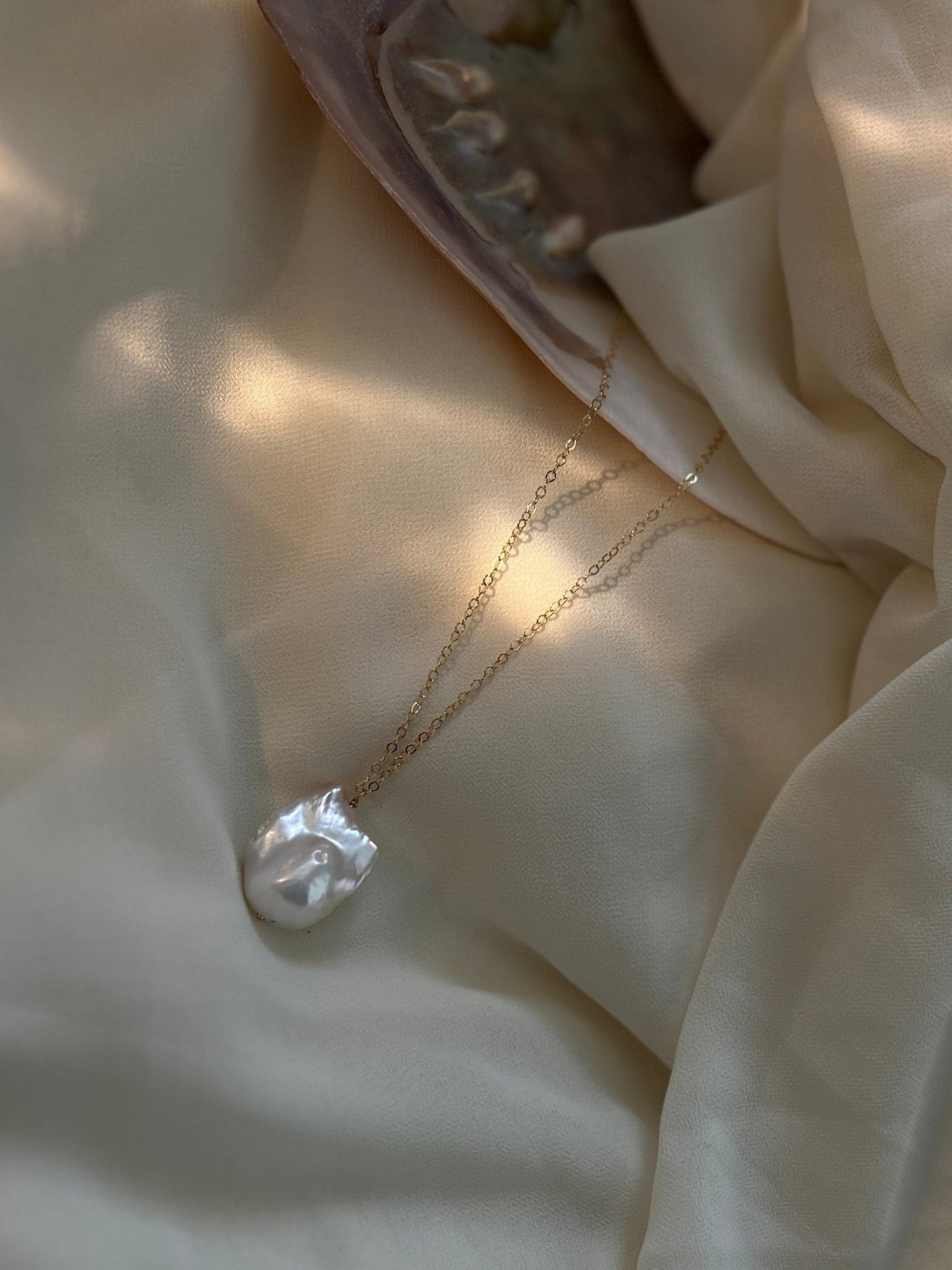 Baroque Pearl Pendant Necklace, One Big Fresh Water Pearl Necklace, Natural Pearl Necklace, Large Fish Tail Pearl, Irregular Pearl Necklace