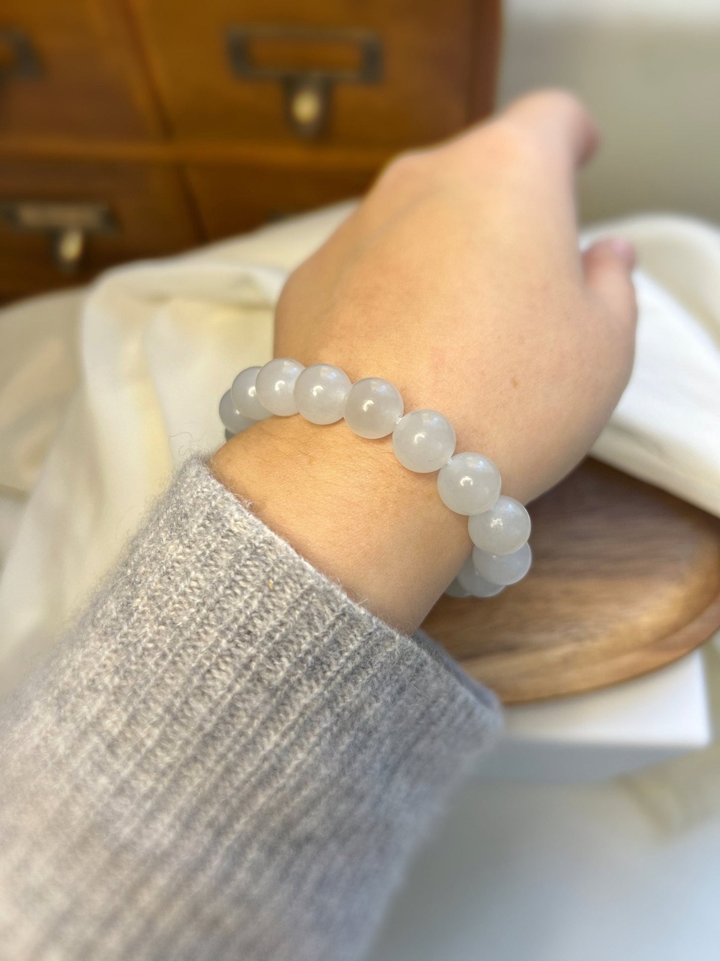 White Hetian Jade Elastic Bracelet, Light Grey Beaded Jade Stretch Bracelets, High Quality Nephrite Bracelet Certificate 10mm Beads 和田白玉手串