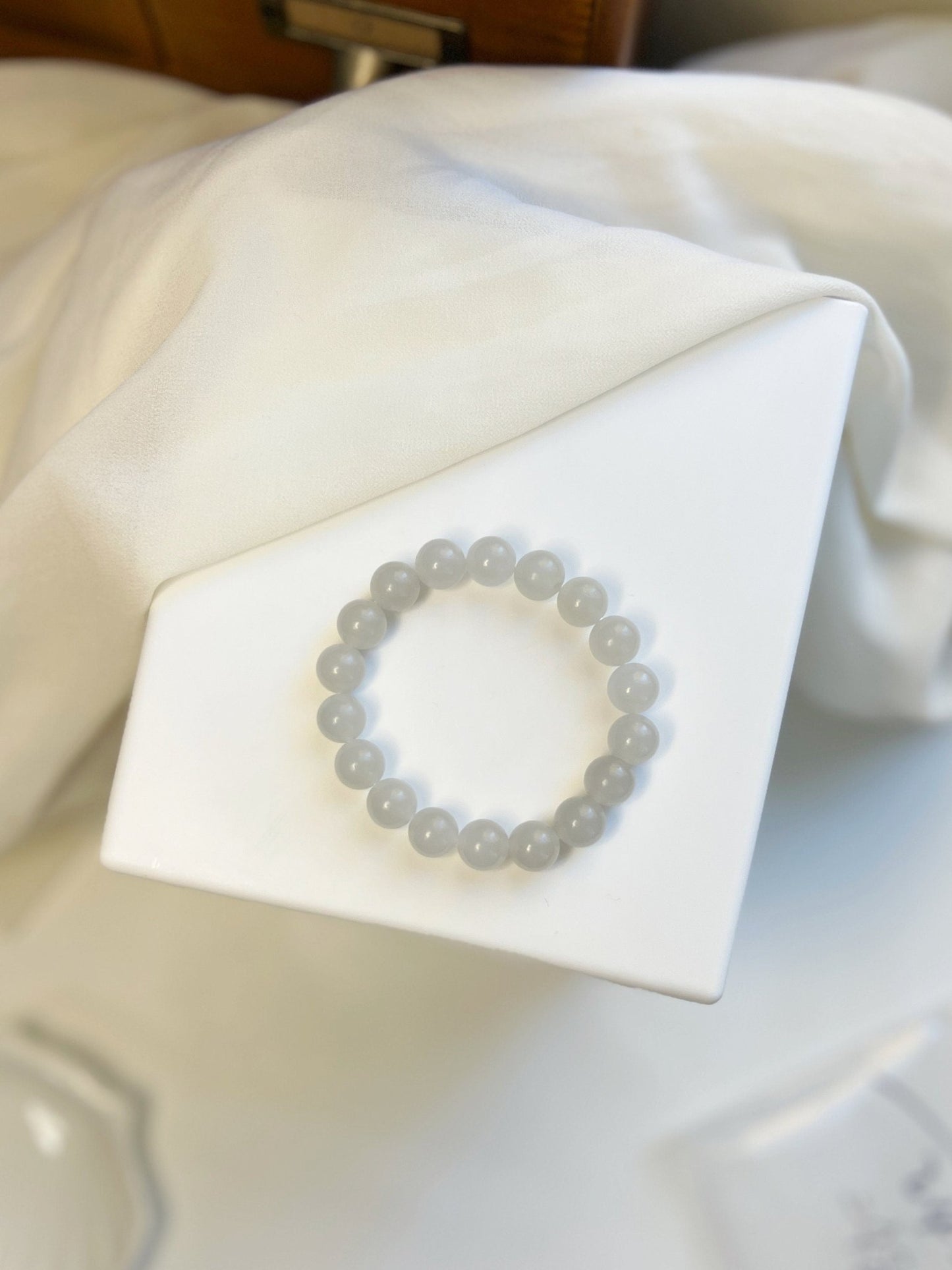 White Hetian Jade Elastic Bracelet, Light Grey Beaded Jade Stretch Bracelets, High Quality Nephrite Bracelet Certificate 10mm Beads 和田白玉手串