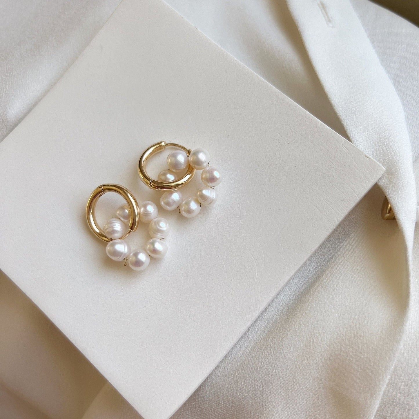 Natural Freshwater Pearl Earring, Gold Hoop Pearl hoop Earring, Irregular Pearl Beaded Gold Circle Earrings