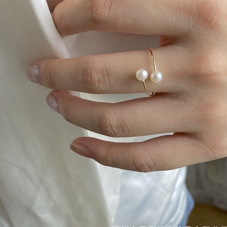 Thin deals pearl ring