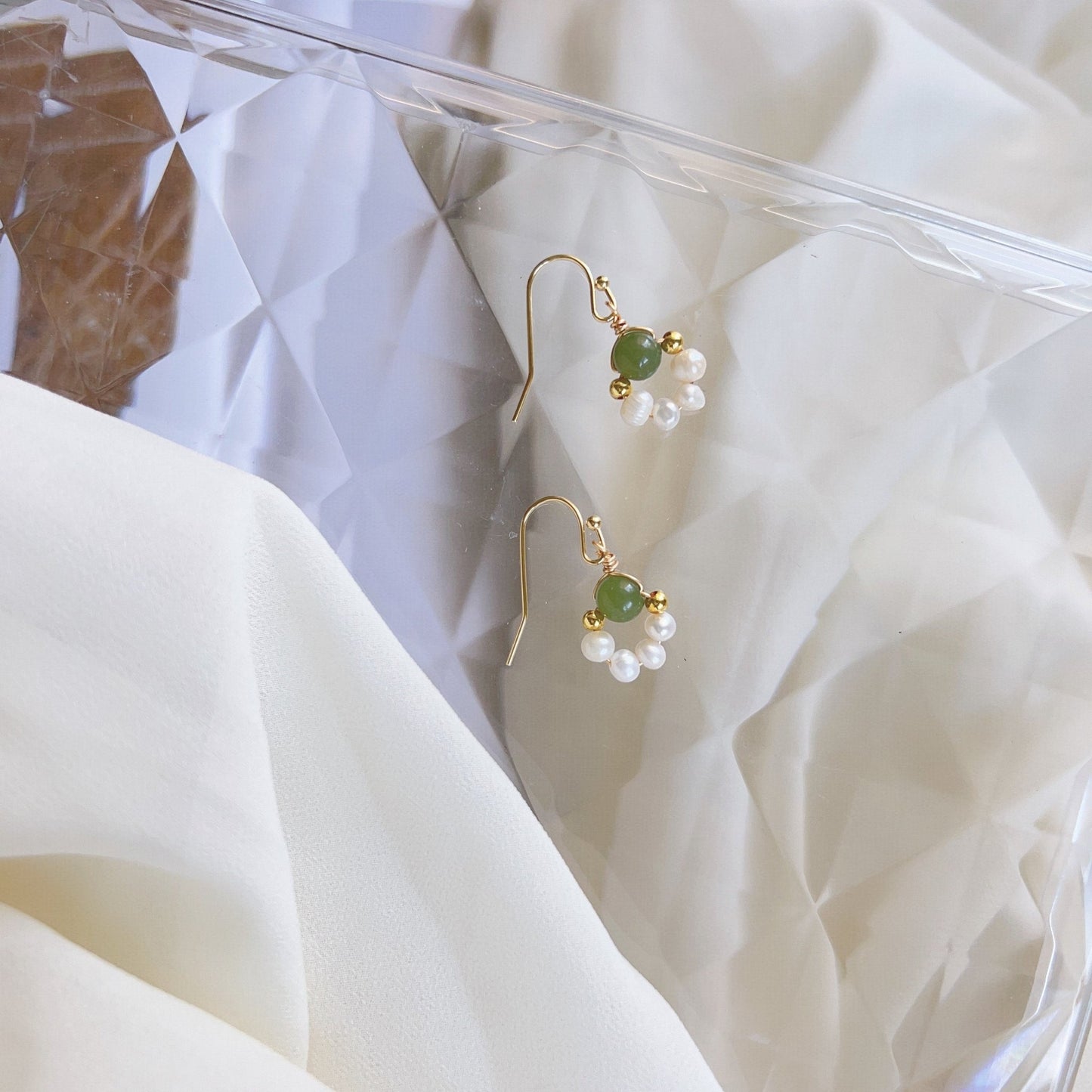 Natural Jade Earrings, Jade Pearl Earrings, Nephrite Earrings with pearls, Dainty Earring, Freshwater Pearl Earrings, Natural Pearl Earrings