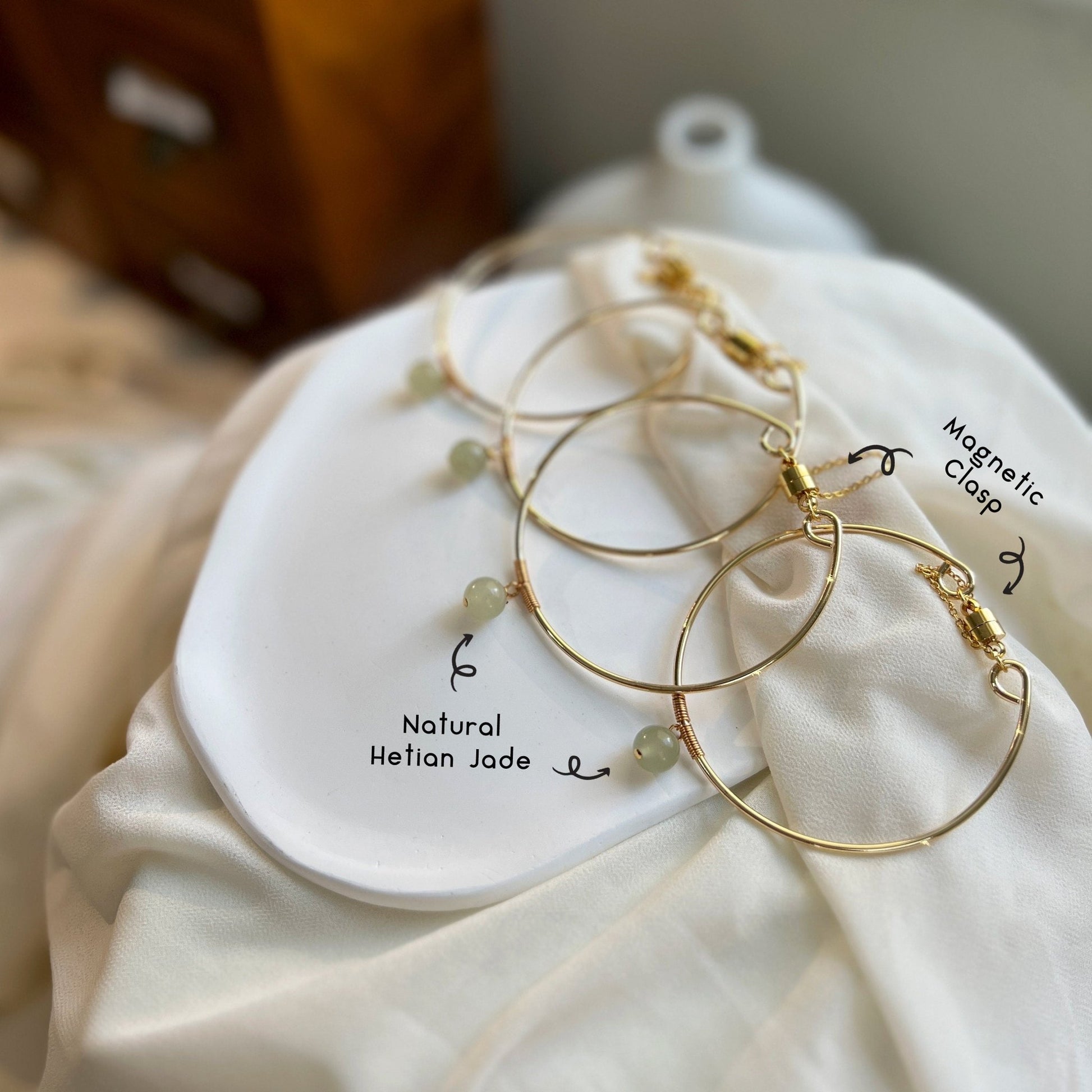 One Drop Jade Bangle, Minimalist Gold Bangle with Hetian Jade, Light Green Jade Bracelet with Magnetic clasp, Minimal Jade Bracelet Bangle