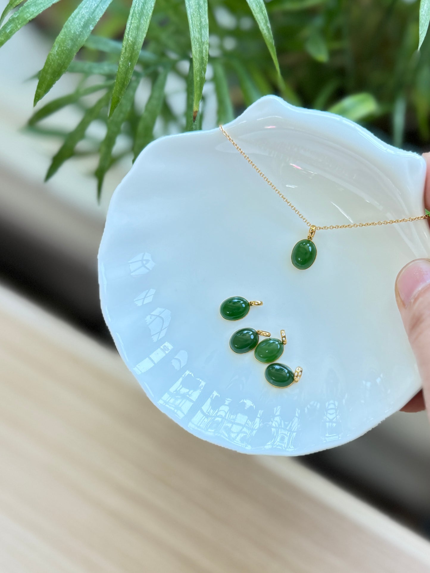 18K Gold Green Jade Dainty Pendant Necklace
