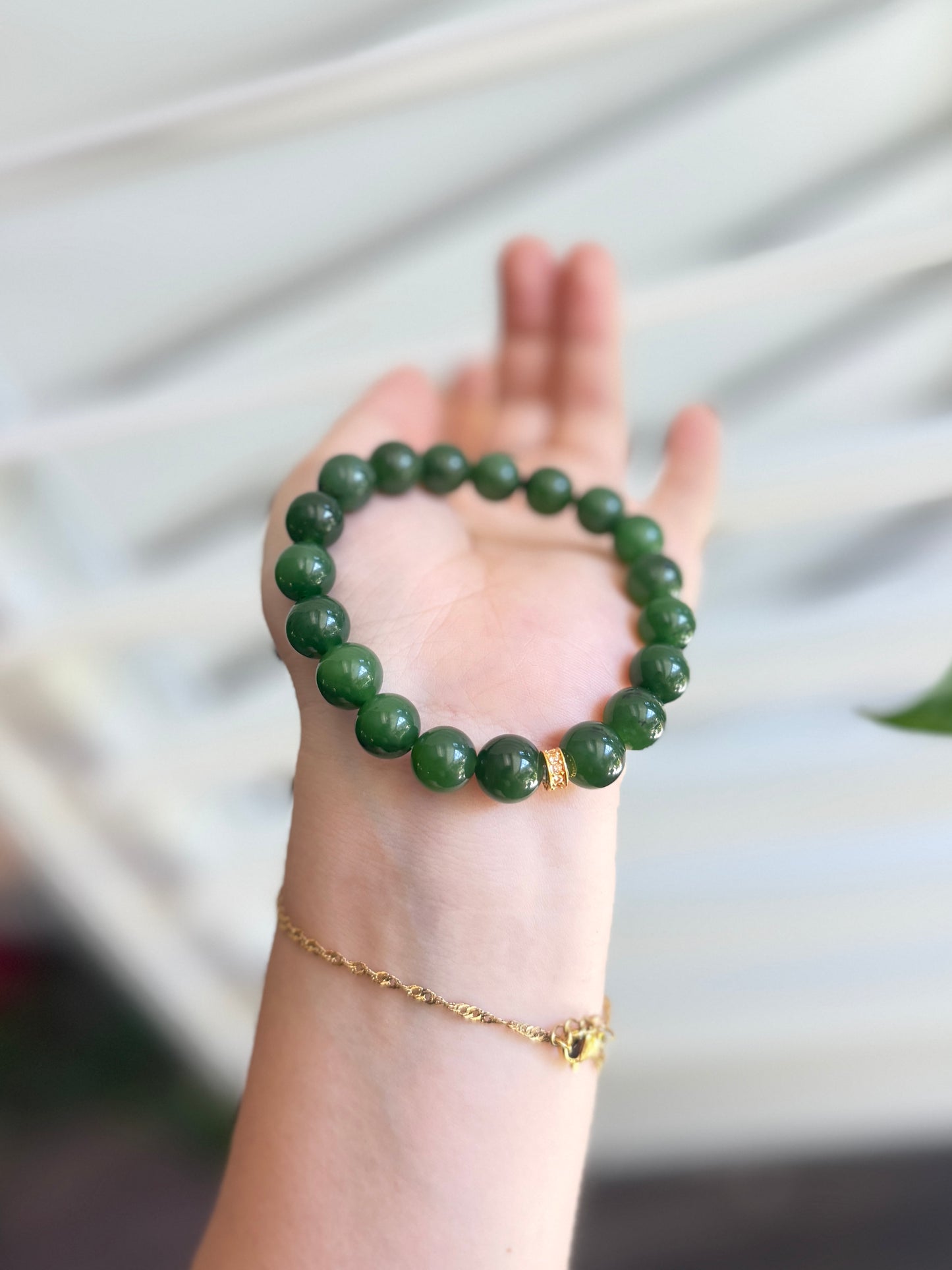 High Quality Green Natural Jade Beaded Bracelet with 18K Gold