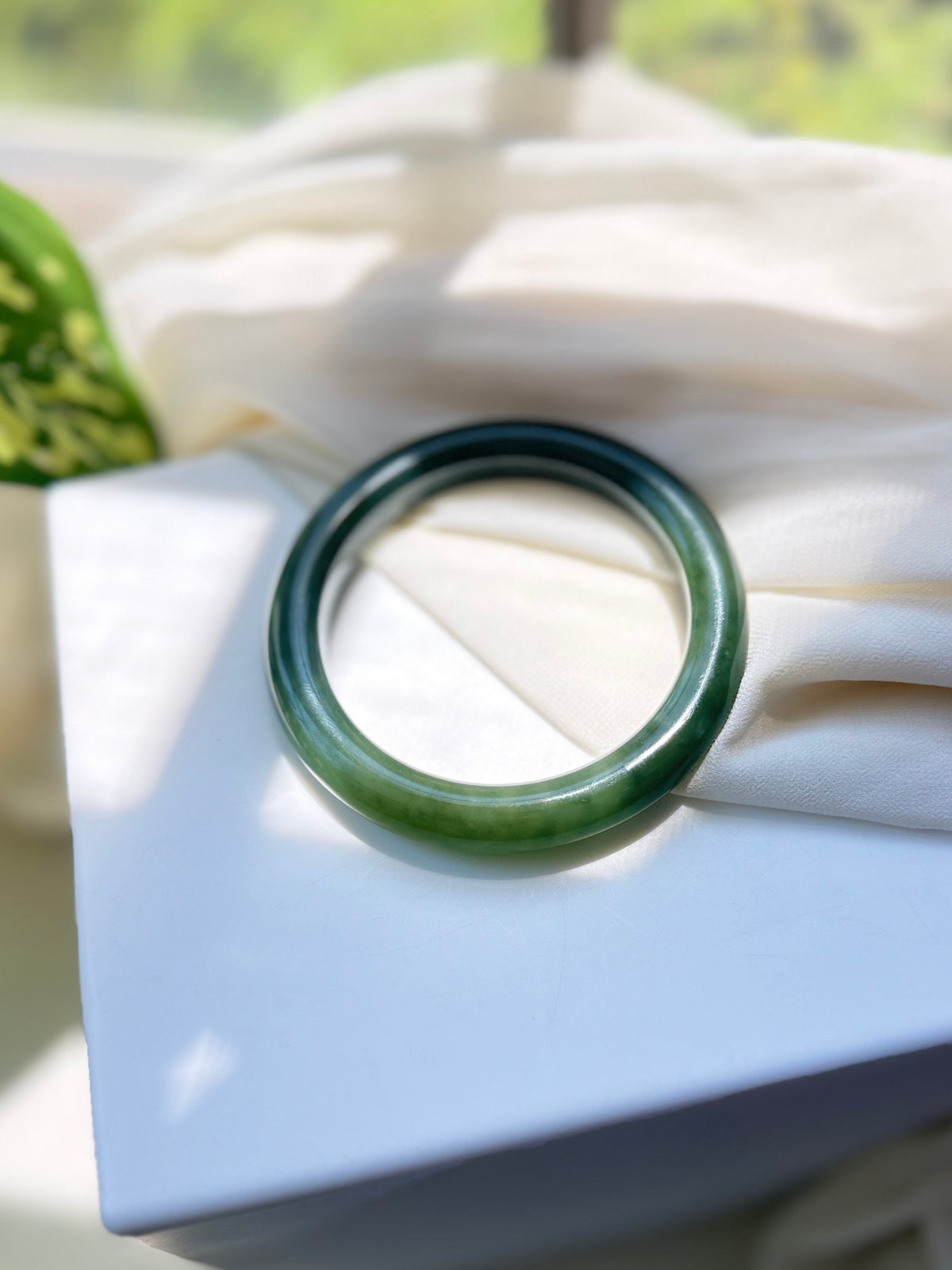 Natural Jade Bangle, Lake Water Green Nephrite Bangle