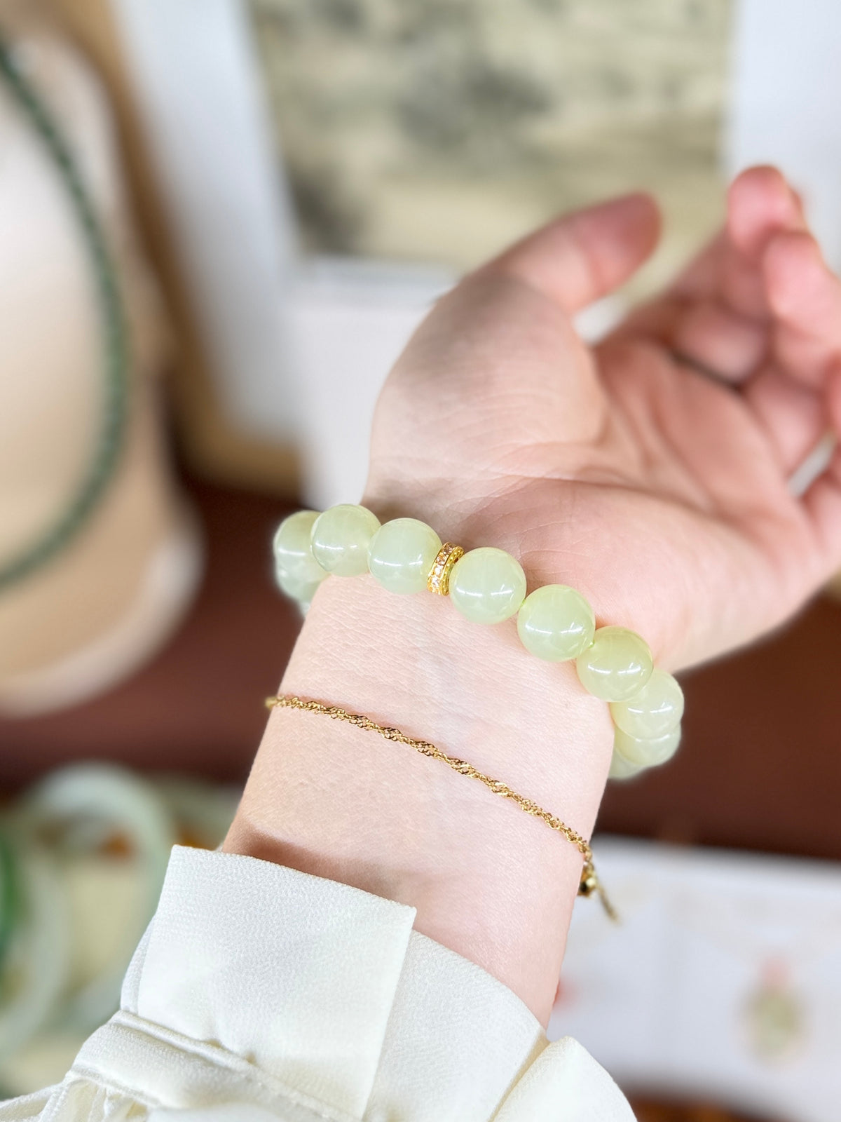 High Quality White Natural Jade Beaded Bracelet with 18K Gold