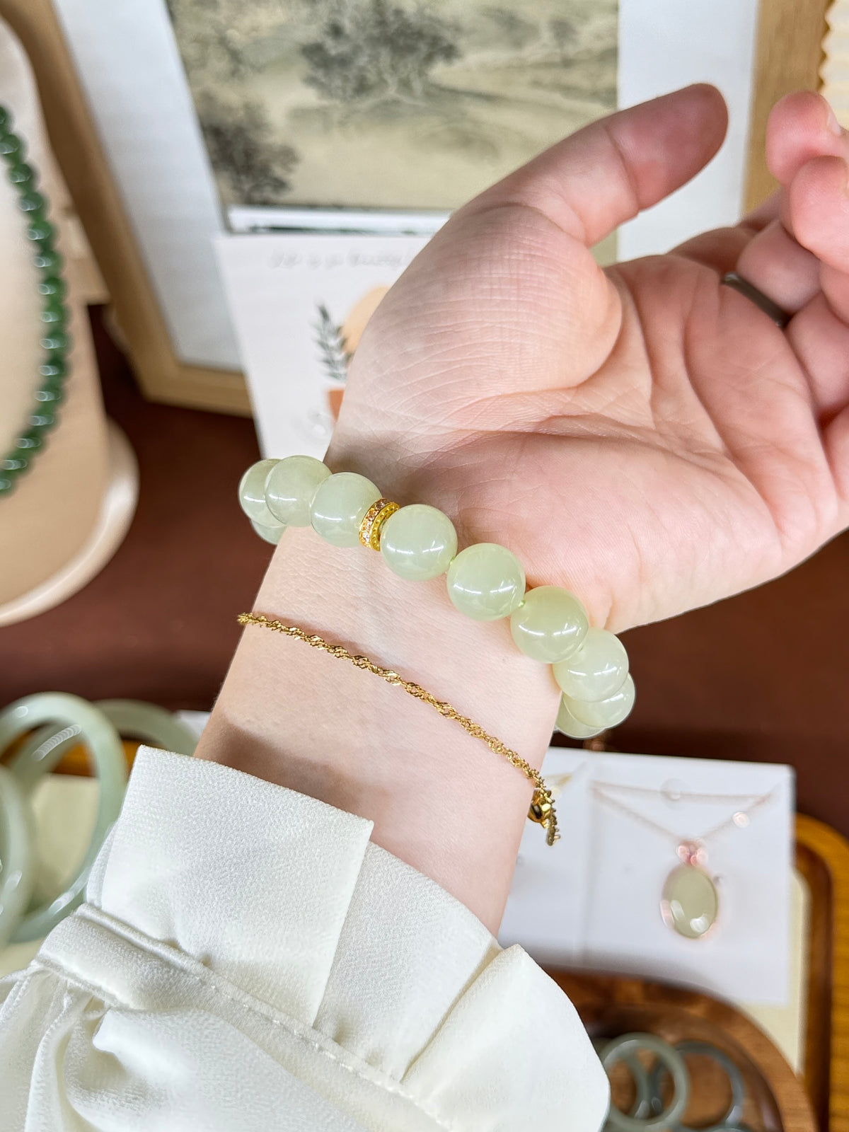 High Quality White Natural Jade Beaded Bracelet with 18K Gold