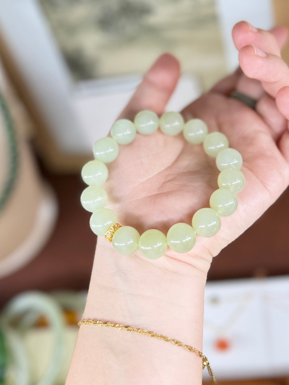 High Quality White Natural Jade Beaded Bracelet with 18K Gold