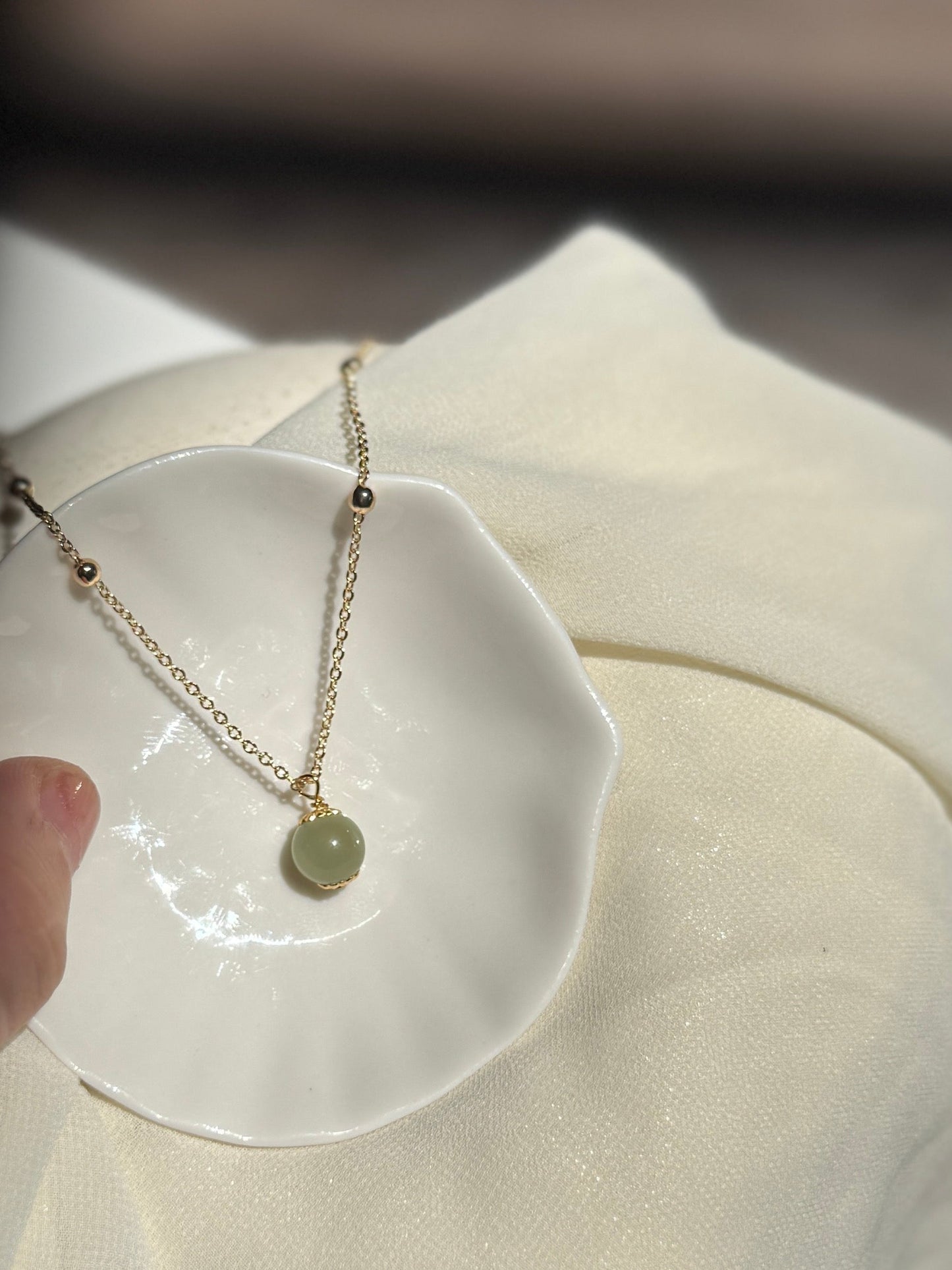 Natural Green Jade Pendant Necklace, Hetian Jade Chocker, Single Bead Necklace, Light Green Gemstone, Dainty Jade Necklace, Good Luck Gift