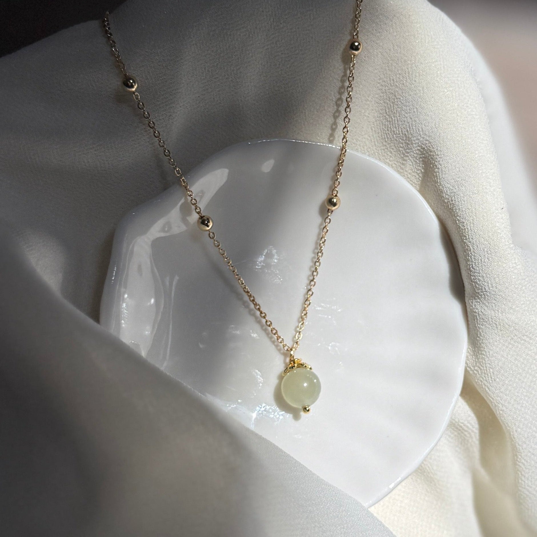 Natural Green Jade Pendant Necklace, Hetian Jade Chocker, Single Bead Necklace, Light Green Gemstone, Dainty Jade Necklace, Good Luck Gift 