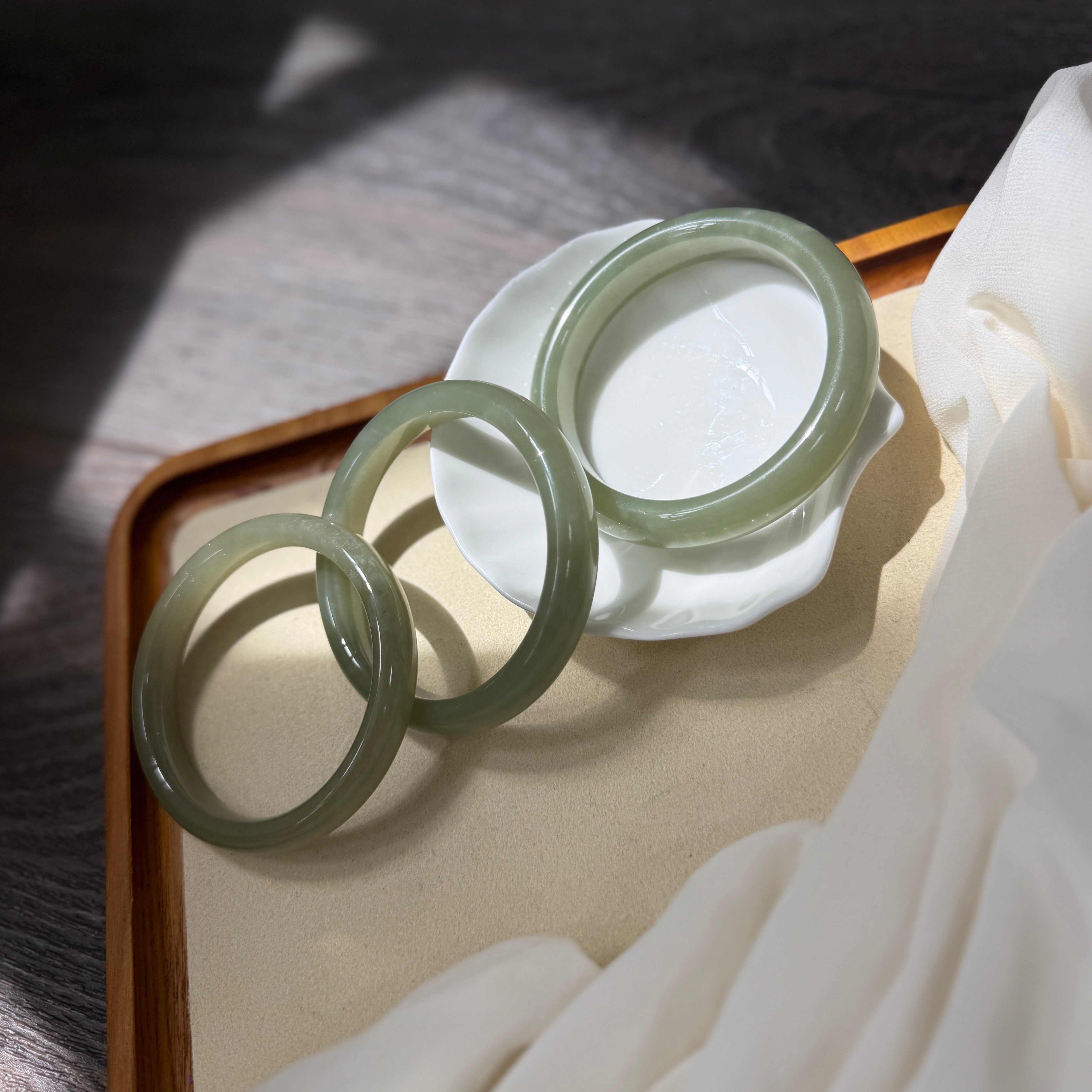 Natural Jade Bangle, White Green color Jade Bangle (qingshui
