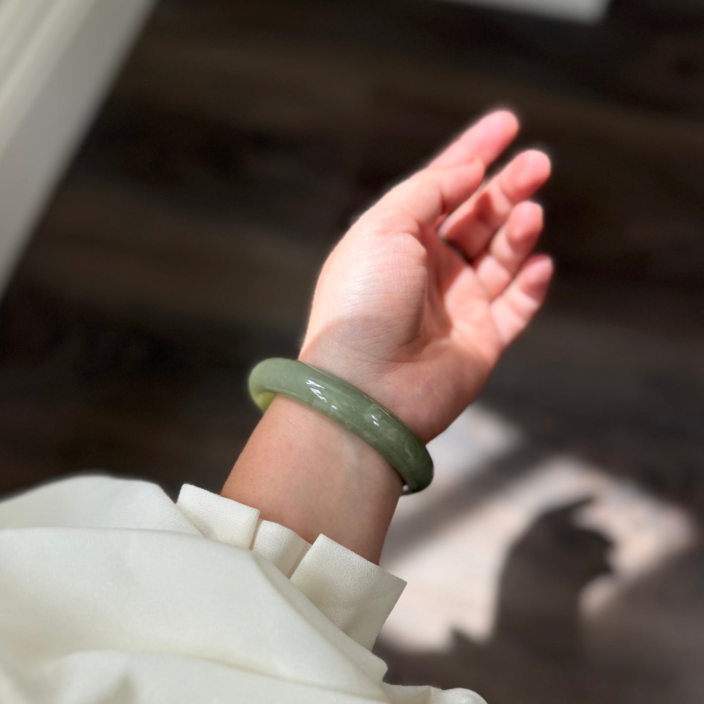 Natural Jade Bangle, Green color Nephrite Bangle