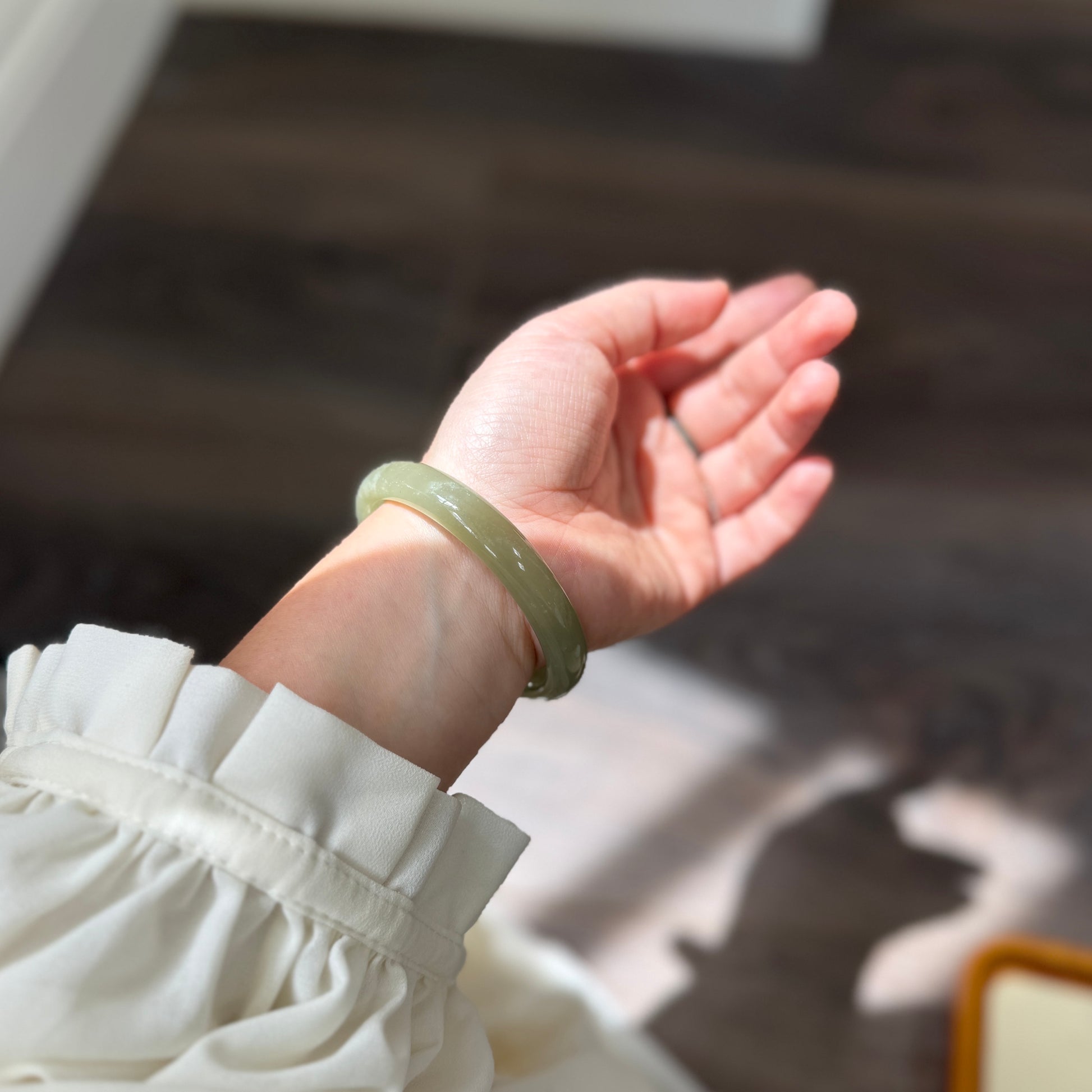 Natural Jade Bangle, Green color Nephrite Bangle