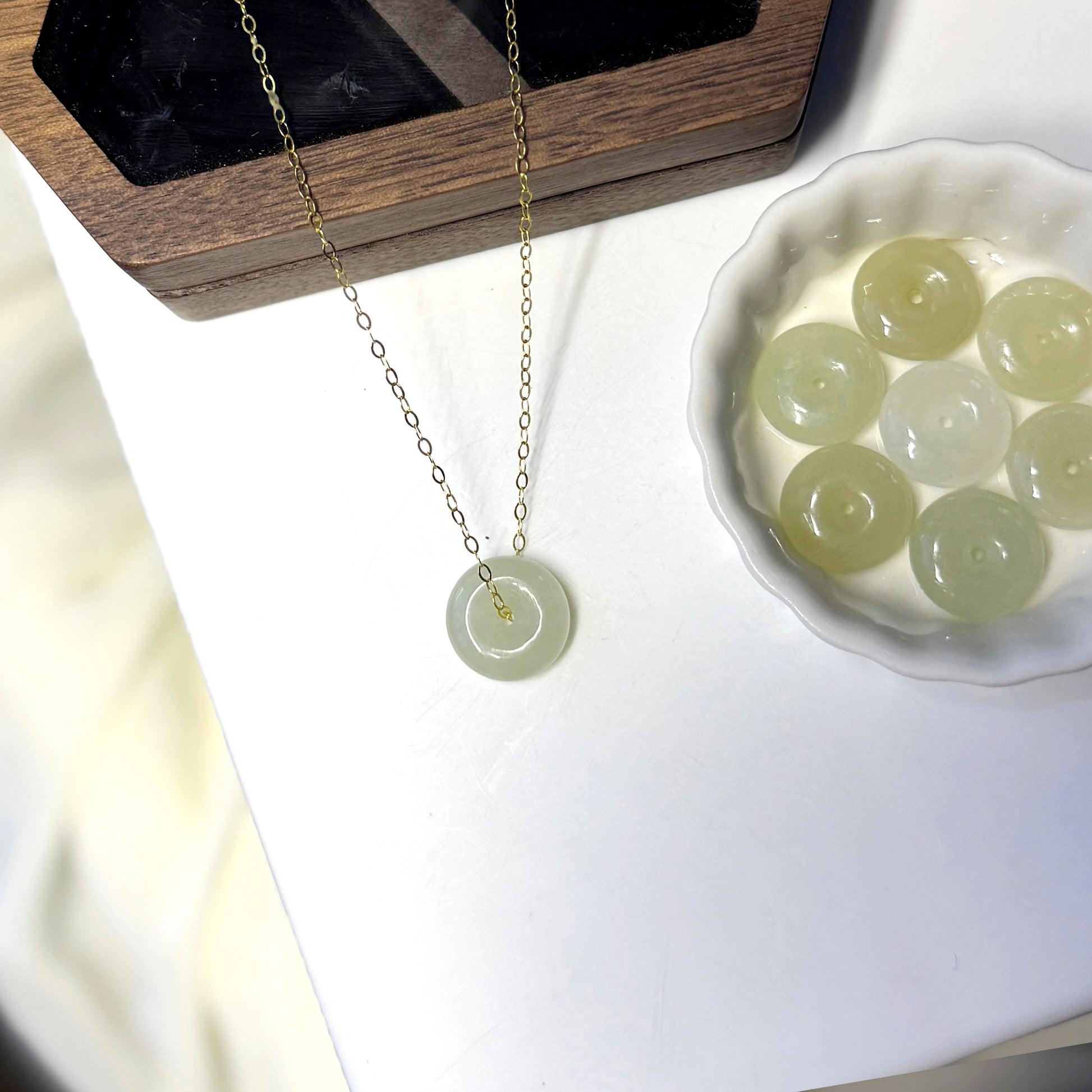 NaturaljadeNecklace_HetianPendantNecklace_DaintyJadeNecklace_WhiteGreenJadeDonutNecklace_NephritePendant_JadeGoldjewelry