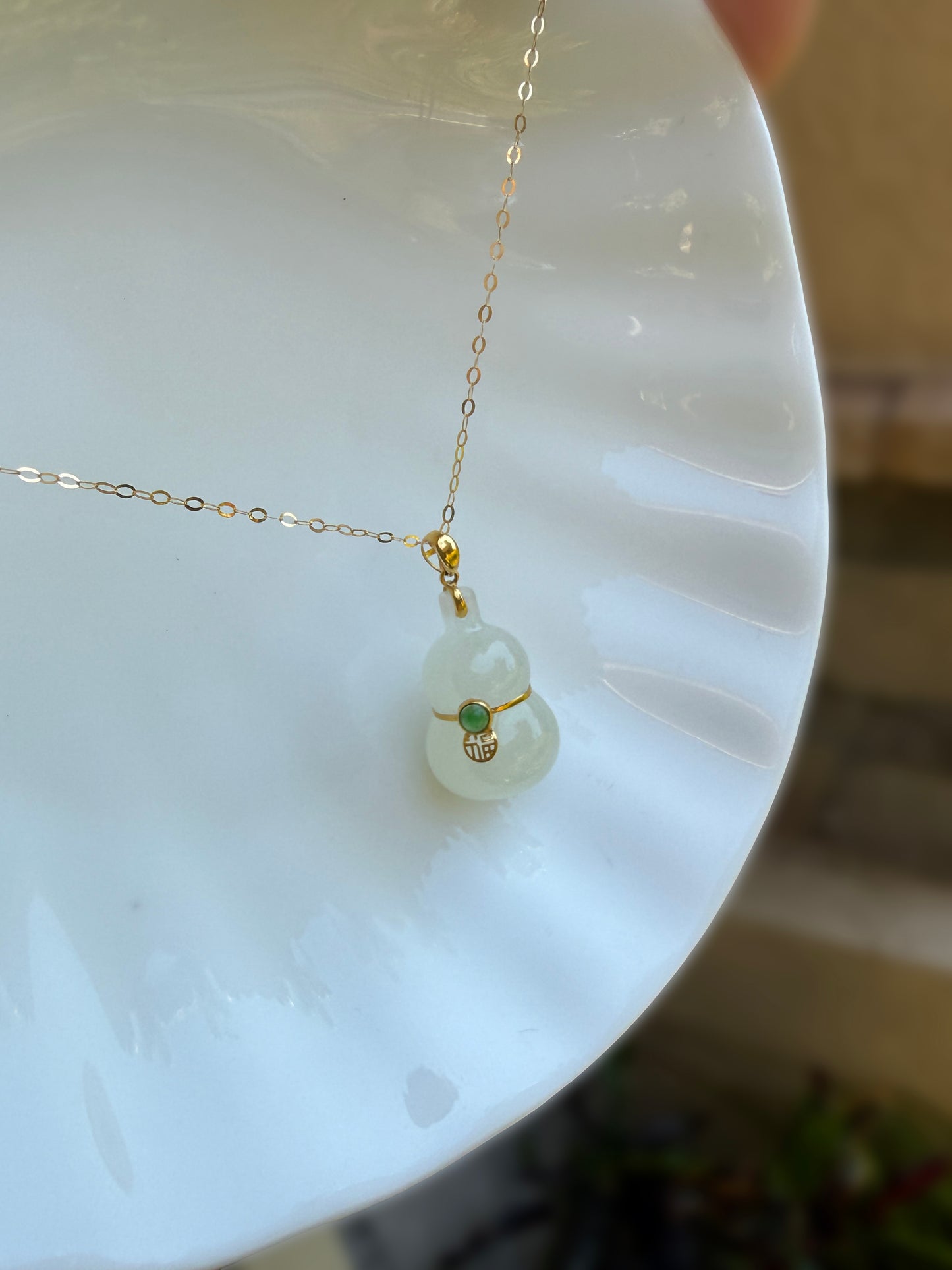 White Nephrate Jade Gourd Pendant with 18K Gold Inlaid 2