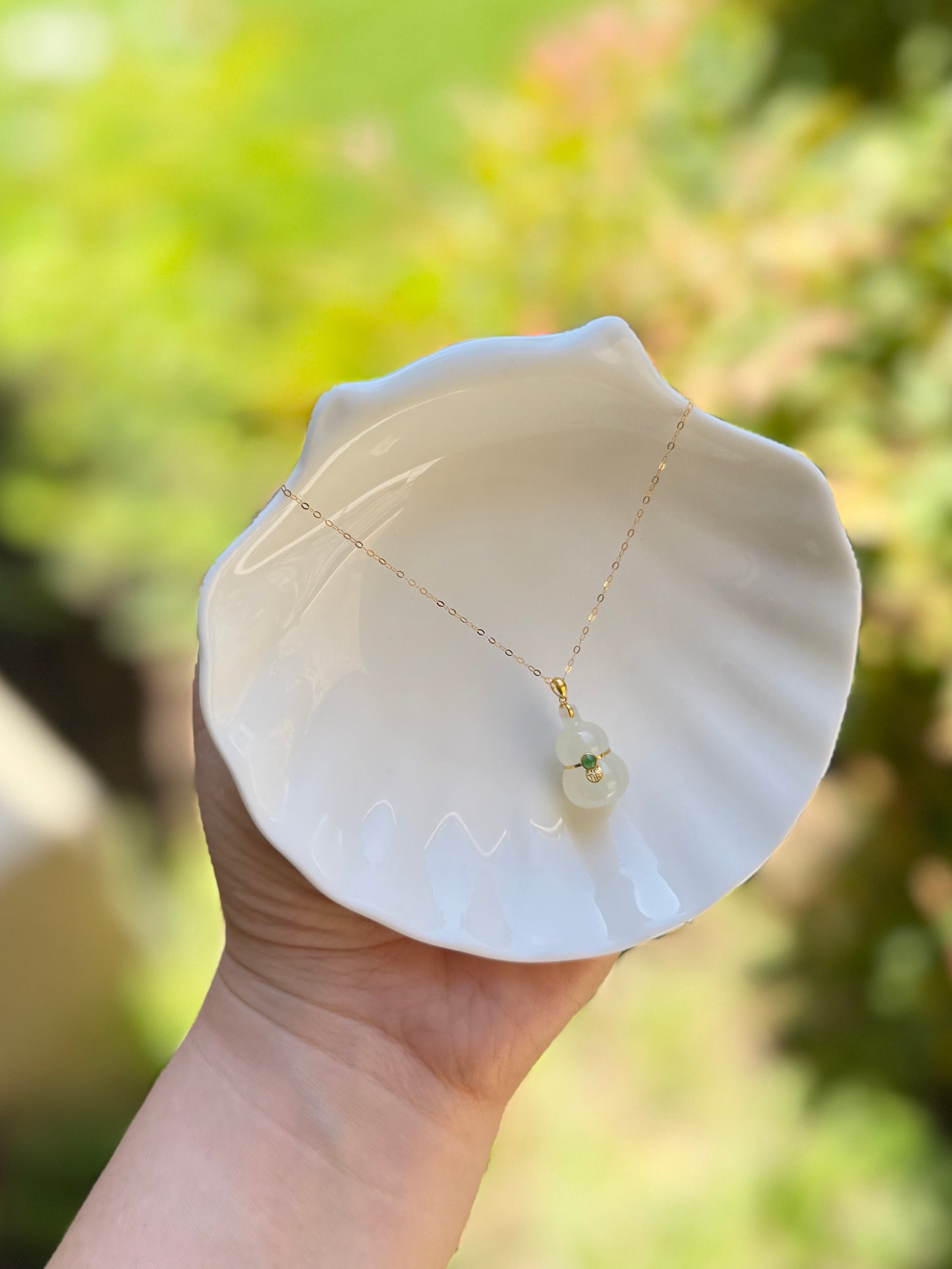 White Nephrate Jade Gourd Pendant with 18K Gold Inlaid 2