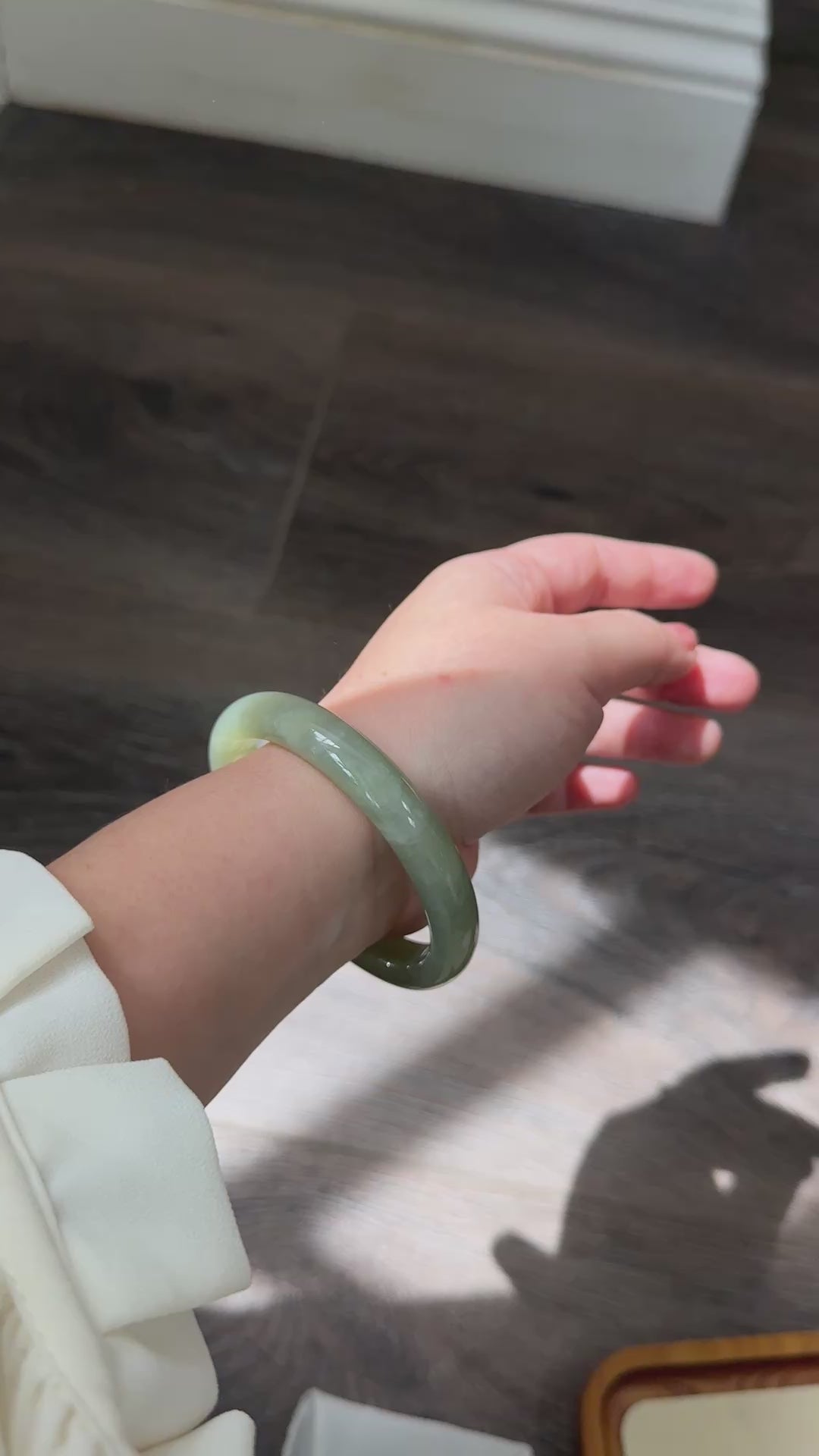 Natural Jade Bangle, Green color Nephrite Bangle