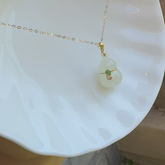 White Nephrate Jade Gourd Pendant with 18K Gold Inlaid 2