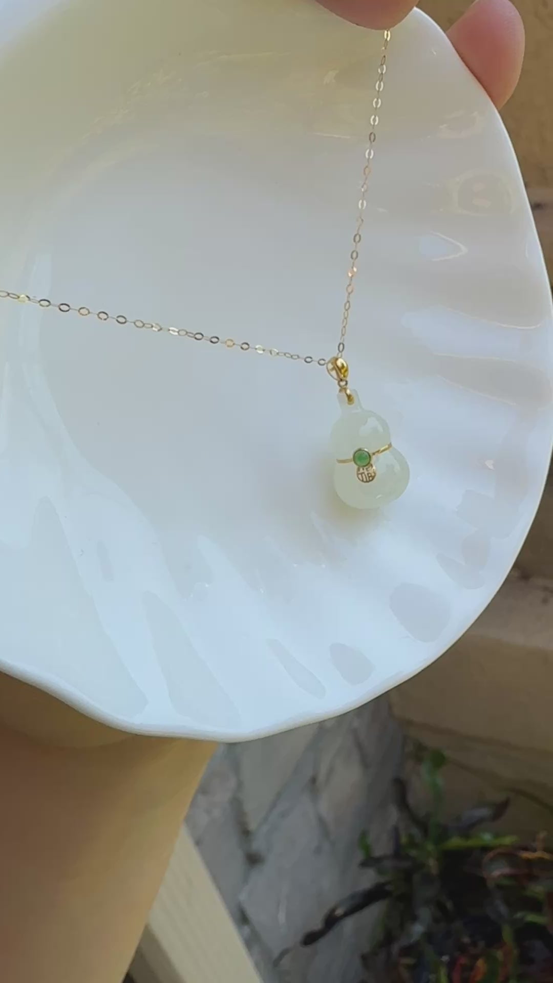 White Nephrate Jade Gourd Pendant with 18K Gold Inlaid 2