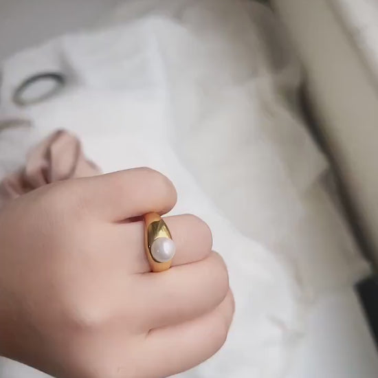 Fashion Unique Pearl Ring, Natural Fresh Water Pearl Jewelry, Minimalist Single pearl on 18K Gold Plated Stainless Steel Band, Gift for Her