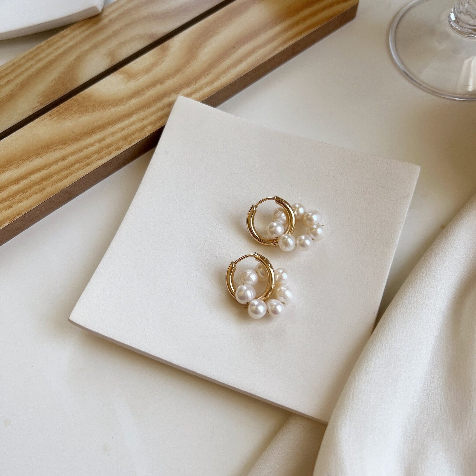 Natural Freshwater Pearl Earring, Gold Hoop Pearl hoop Earring, Irregular Pearl Beaded Gold Circle Earrings