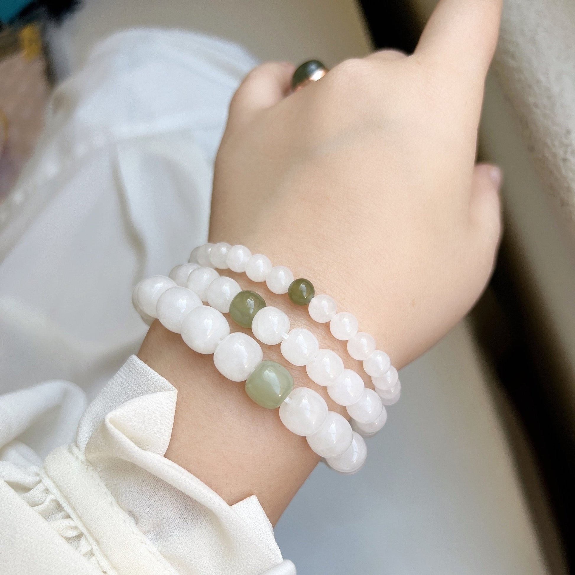 7*8mm 9*10mm Genuine White Nephrite Bracelets with one Green Jade Bead, Natural Hetian Jade Bead Bucket Elastic Bracelet with Stretch Thread