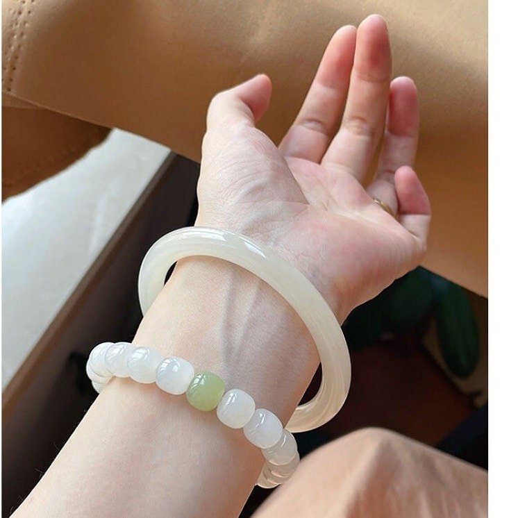 7*8mm 9*10mm Genuine White Nephrite Bracelets with one Green Jade Bead, Natural Hetian Jade Bead Bucket Elastic Bracelet with Stretch Thread