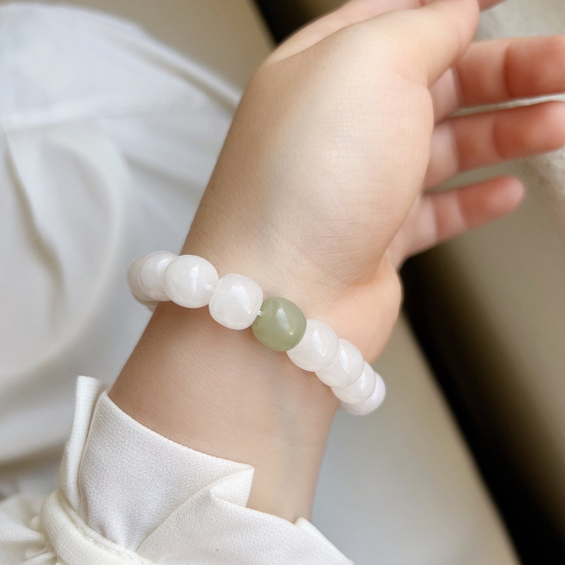 7*8mm 9*10mm Genuine White Nephrite Bracelets with one Green Jade Bead, Natural Hetian Jade Bead Bucket Elastic Bracelet with Stretch Thread