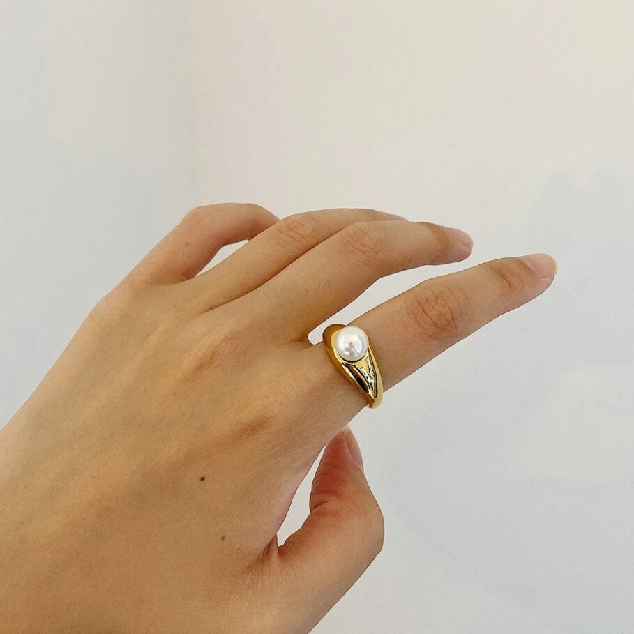 Fashion Unique Pearl Ring, Natural Fresh Water Pearl Jewelry, Minimalist Single pearl on 18K Gold Plated Stainless Steel Band, Gift for Her