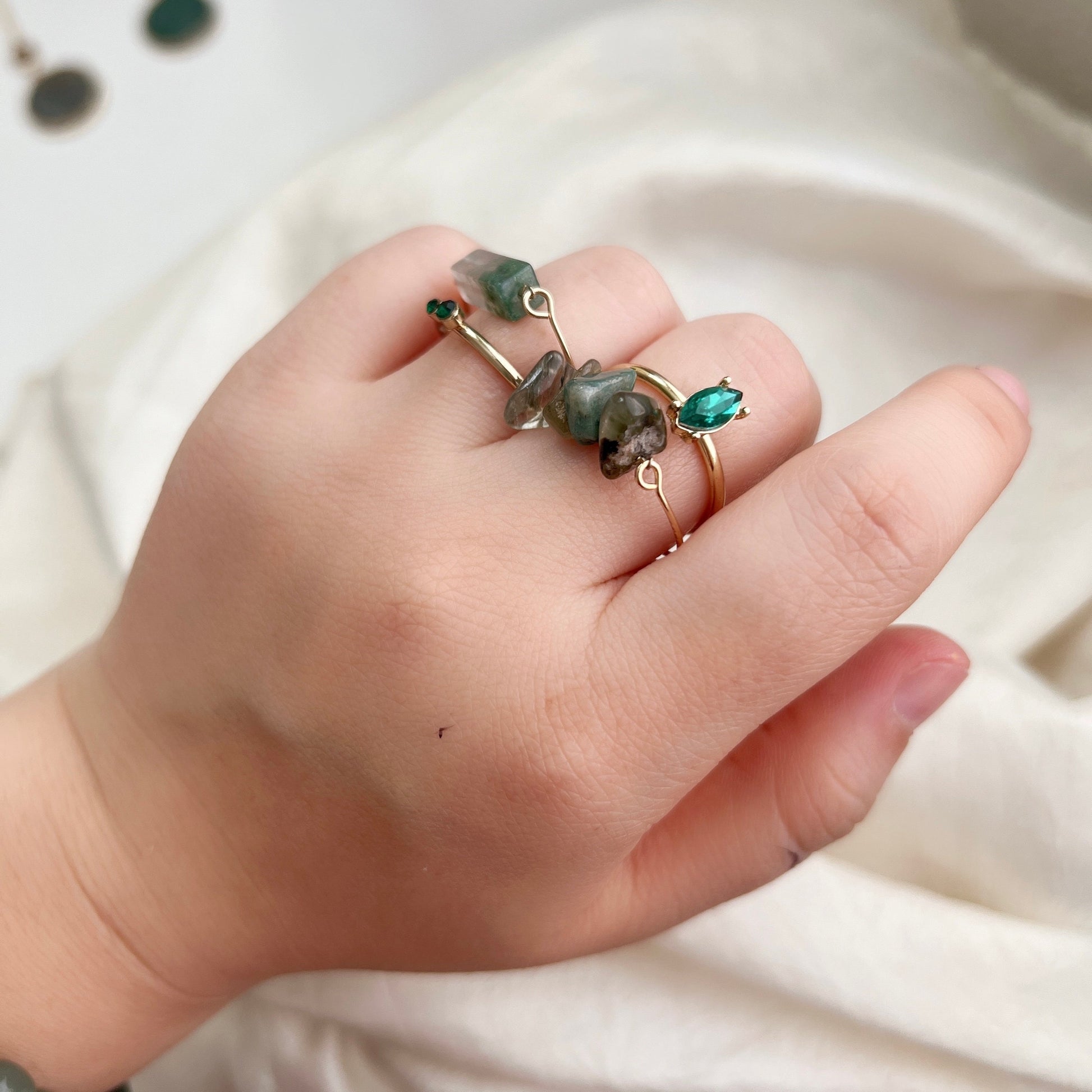 Grass Green Mini Quartz Rock Stone 4 pieces/set Stacked Crystal Rings, Boho Style Stackable Ring Set