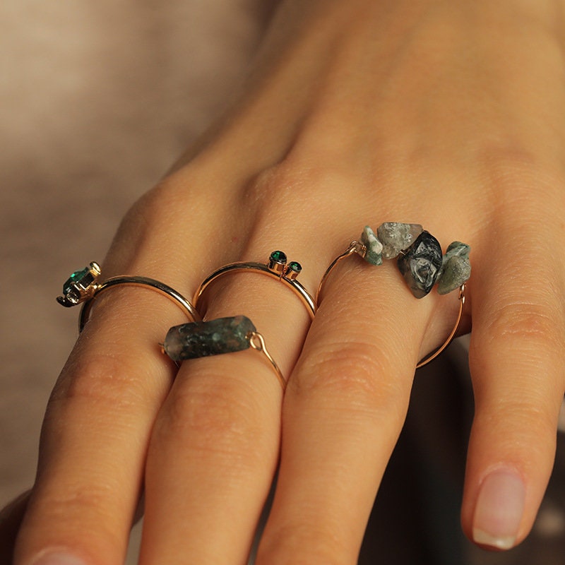 Grass Green Mini Quartz Rock Stone 4 pieces/set Stacked Crystal Rings, Boho Style Stackable Ring Set