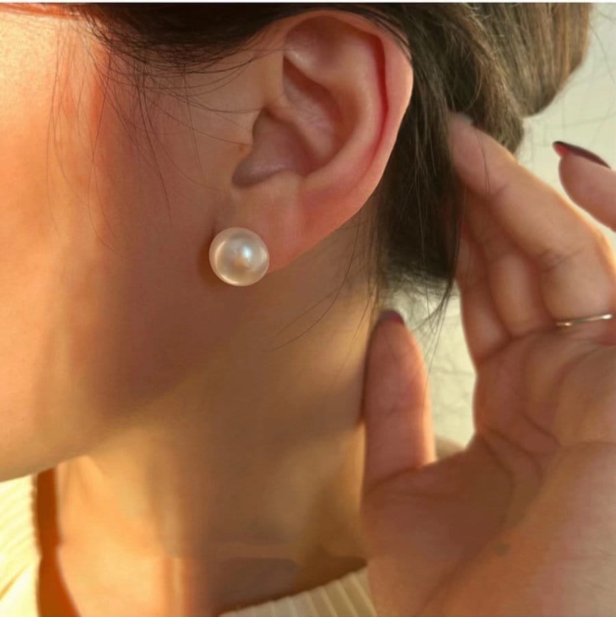 Huge hot sale pearl earrings