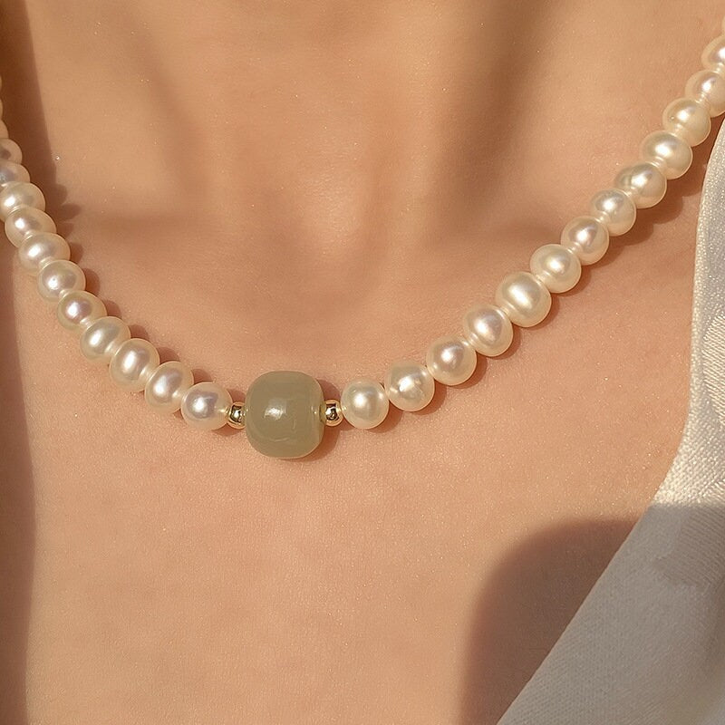 Natural Pearl Necklace with Jade, Freshwater Pearl Beaded Necklace, Gift for Her, Mother&#39;s Day Gift, Gift for Mom, Elegant Jade Pendant