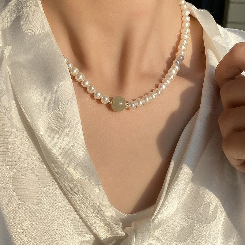 Natural Pearl Necklace with Jade, Freshwater Pearl Beaded Necklace, Gift for Her, Mother&#39;s Day Gift, Gift for Mom, Elegant Jade Pendant