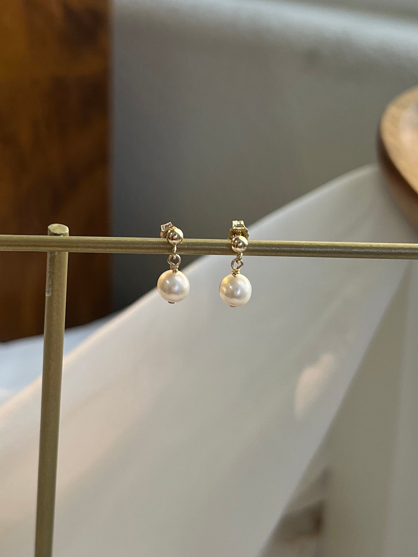 Small Pearl Earrings, Freshwater Pearl earrings, Daily Pearl Earrings, Gold Filled Earrings, Simple Bridesmaid Earrings, Wedding Gift