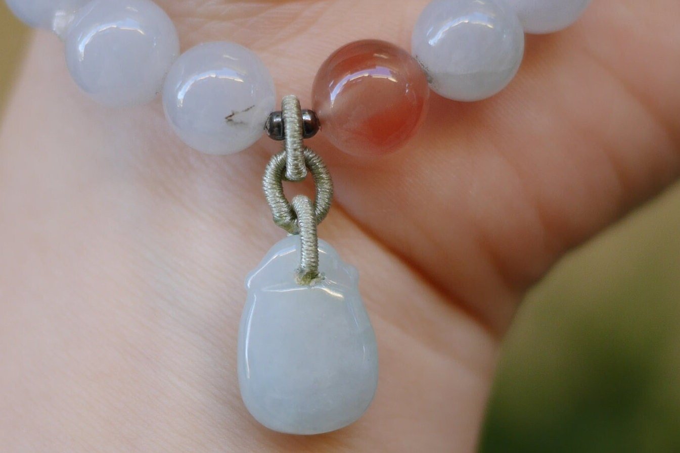 light grey beaded jade bracelet with a jade lock, high quality Hetian jade beads bracelet with charm, white jade