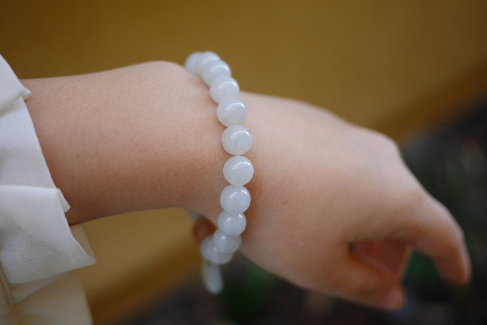light grey beaded jade bracelet with a jade lock, high quality Hetian jade beads bracelet with charm, white jade