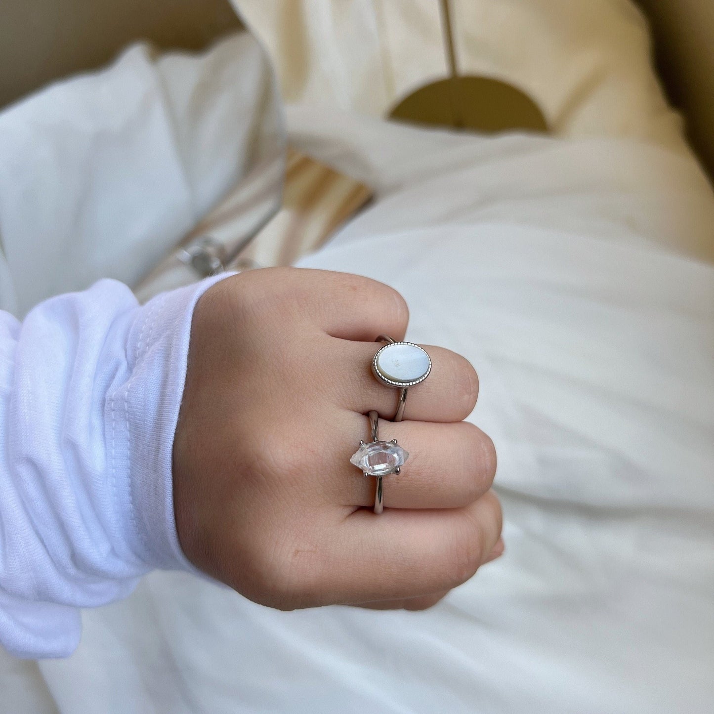 Natural Shell Ring, Simple Flat Oval Shell Ring, White Shiny Mother of Pearl Ring, Single Stone Statement Ring