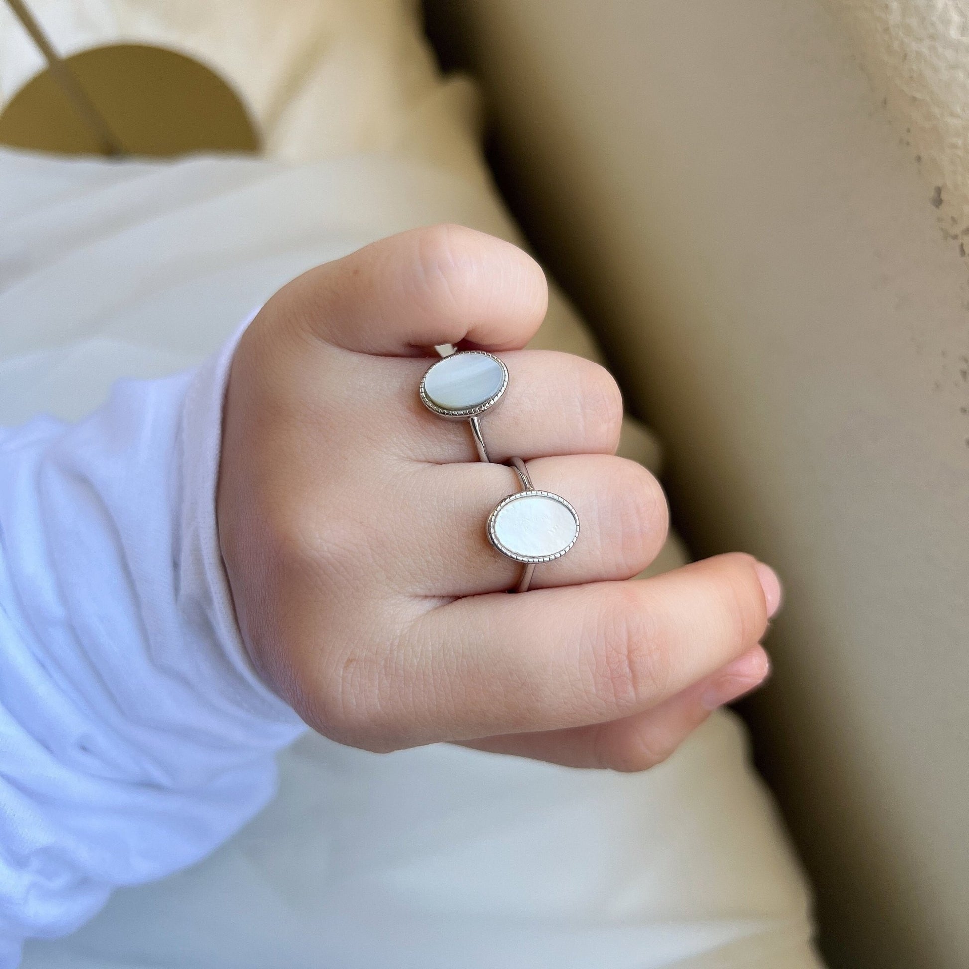 Natural Shell Ring, Simple Flat Oval Shell Ring, White Shiny Mother of Pearl Ring, Single Stone Statement Ring