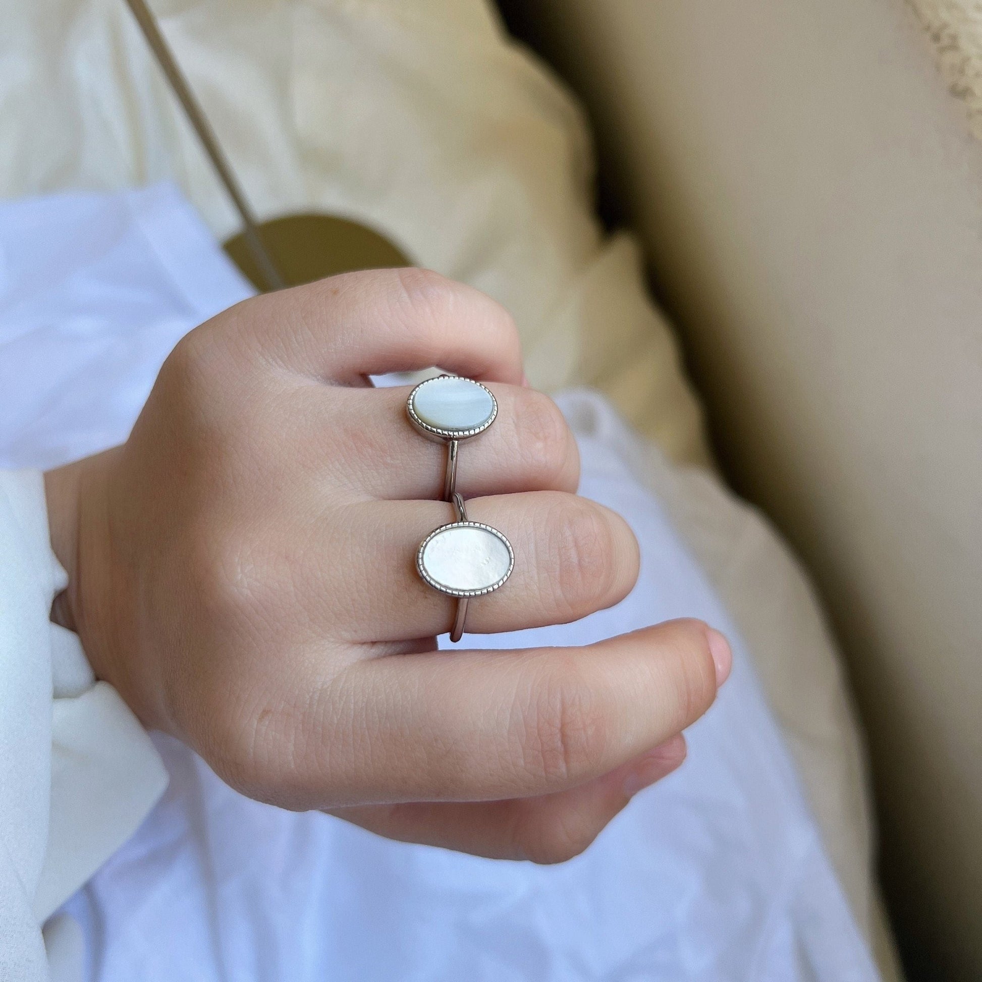 Natural Shell Ring, Simple Flat Oval Shell Ring, White Shiny Mother of Pearl Ring, Single Stone Statement Ring
