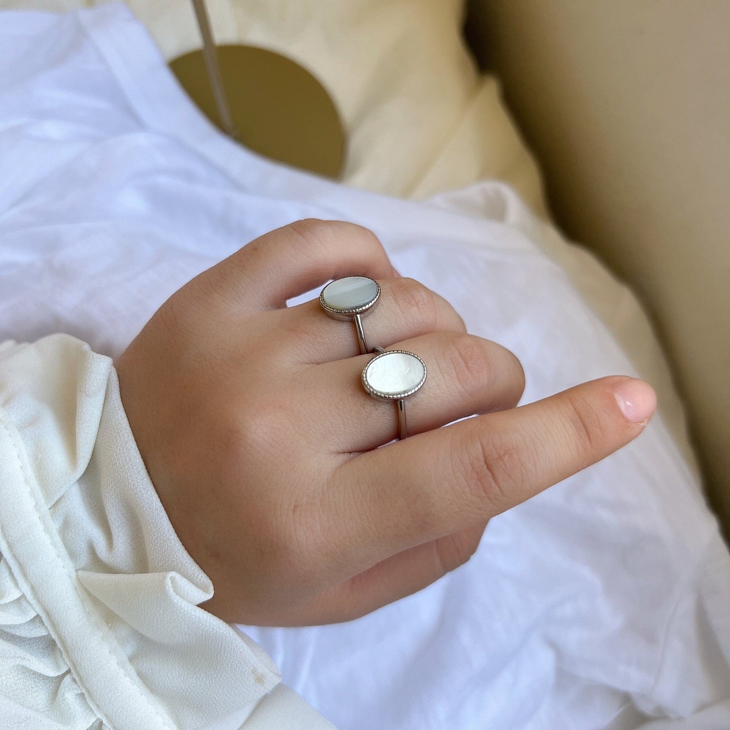 Natural Shell Ring, Simple Flat Oval Shell Ring, White Shiny Mother of Pearl Ring, Single Stone Statement Ring